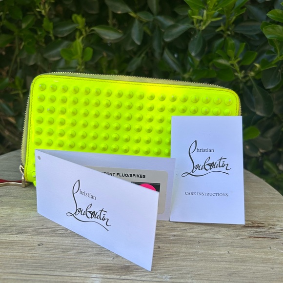 AUTHENTIC CHRISTIAN LOUBOUTIN NEON GREEN WALLET - Picture 5 of 7